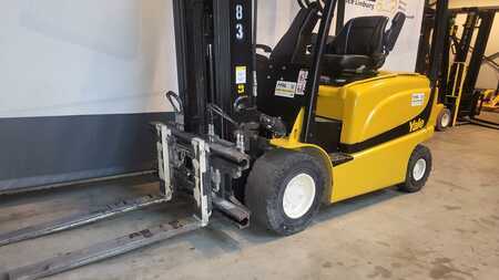 Carrelli elettrici 4 ruote 2017  Yale ERP25VL 2017 E2145 (2)