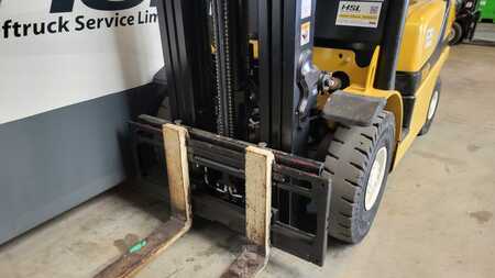LPG heftrucks 2012  Yale GLP25VX E2170 2012 (2)