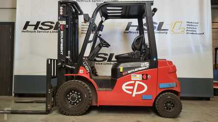 Elektro čtyřkolový VZV 2023 EP Equipment EFL253 2023 (1)