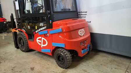 Elektro čtyřkolový VZV 2025 EP Equipment EFL253-S–T4800–Minilevers–cabine 2025 (4)