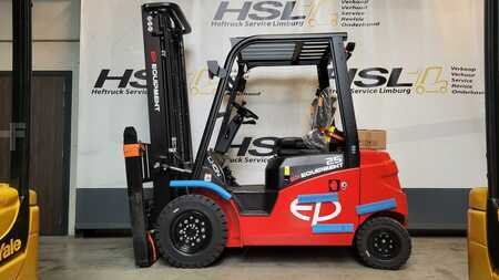 Elektro čtyřkolový VZV 2025 EP Equipment EFL253-B T5500 (1)