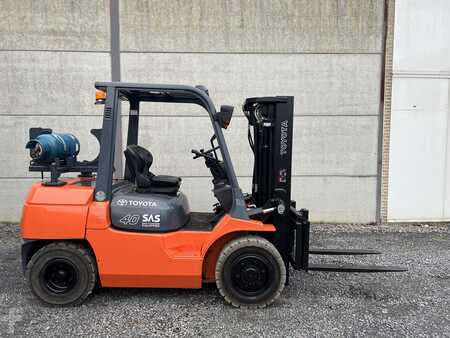 Propane Forklifts 2012  Toyota 02-7FG35 (2)