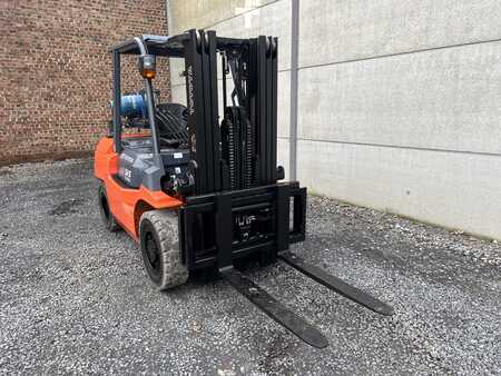 Carrello elevatore a gas 2012  Toyota 02-7FG35 (3)