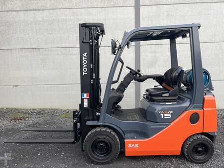Propane Forklifts 2017  Toyota 02-8FGF15 (1)