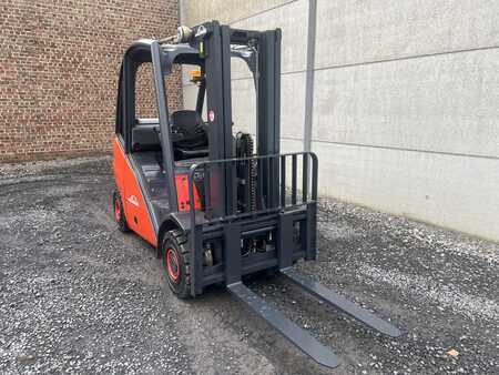 Propane Forklifts 2004  Linde H25T (3)