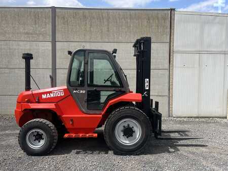 Ruw terrein heftrucks 2008  Manitou MC30 (2)