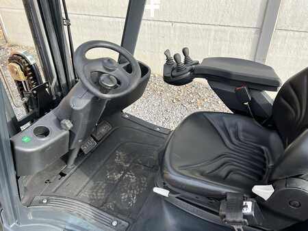 Propane Forklifts 2013  Linde H16T-01 (5)