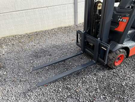 Propane Forklifts 2013  Linde H16T-01 (6)