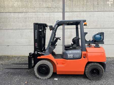 Treibgasstapler 2012  Toyota 02-7FG35 (1)