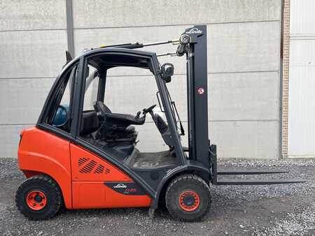 Carretilla elevadora GLP 2016  Linde H25T-02 EVO (2)