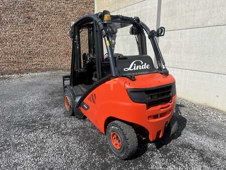 Carretilla elevadora GLP 2013  Linde H35T-02 EVO (5)
