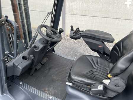 Carretilla elevadora diésel 2012  Linde H35D-01 (2)