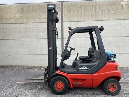 Carretilla elevadora GLP 2000  Linde H20T-03 (1)