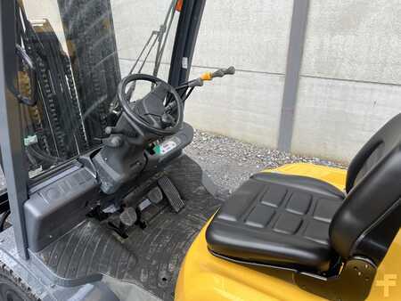 Dieselový VZV 2012  TCM FD30T3 (2)