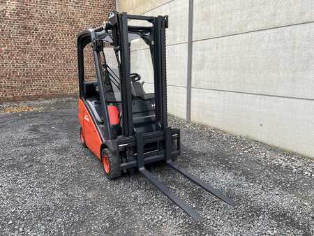 Carretilla elevadora GLP 2012  Linde H16T-01 (5)