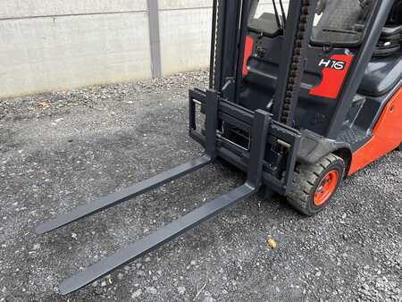 Carretilla elevadora GLP 2012  Linde H16T-01 (6)