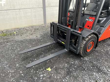 Diesel gaffeltruck 2010  Linde H30D-01 (4)