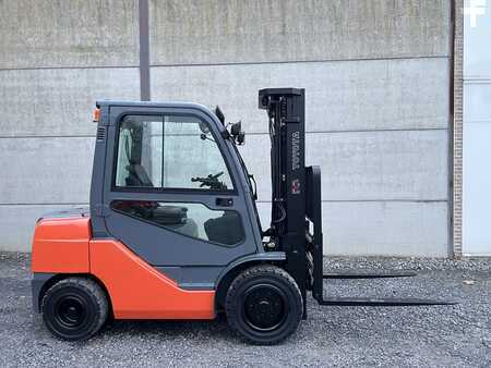 Carrelli elevatori diesel 2013  Toyota 02-8FDF30 (1)