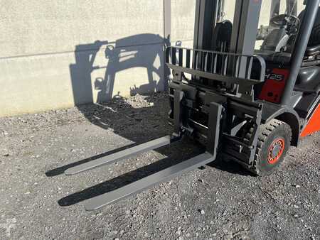 Carrelli elevatori diesel 2007  Linde H25D (5)
