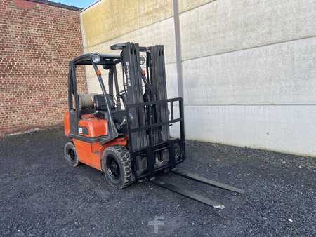 Gas gaffeltruck 2005  Nissan UD02A25PQ (4)