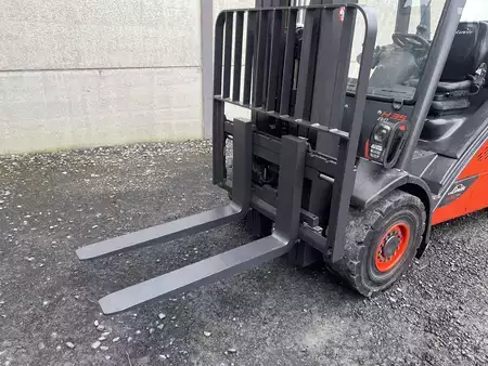 Carrelli elevatori GPL 2019  Linde H35T-02 EVO (4)