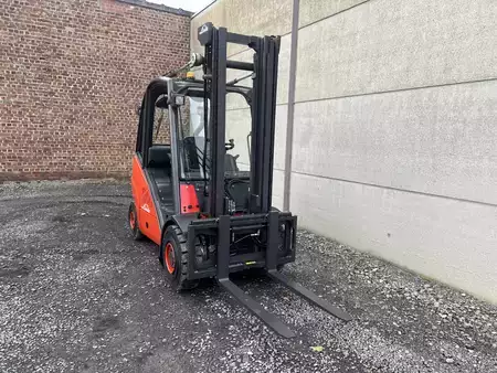 Chariots élévateurs diesel 2010  Linde H30D-01 (6)