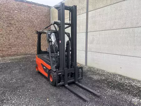 Eléctrica de 4 ruedas 2018  Linde E30L-01 (3)