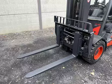 Carrelli elevatori diesel 2014  Linde H35D-02 EVO (5)