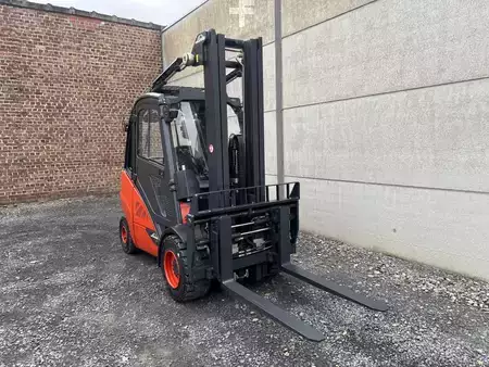 Carrelli elevatori diesel 2014  Linde H35D-02 EVO (6)