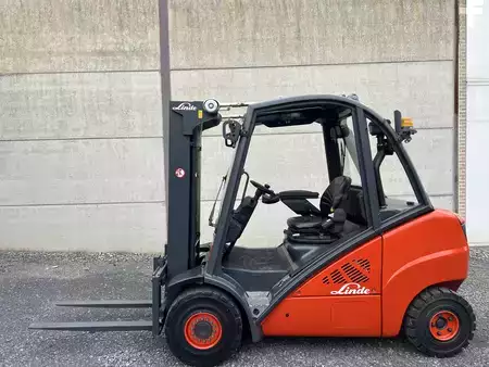 Carrelli elevatori diesel 2012  Linde H35D-01 (1)