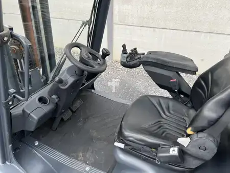 Carrelli elevatori diesel 2012  Linde H35D-01 (2)
