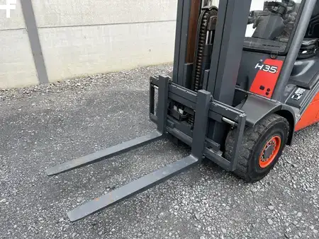 Carrelli elevatori diesel 2012  Linde H35D-01 (4)