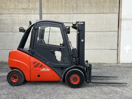 Carrelli elevatori diesel 2012  Linde H35D-01 (2)