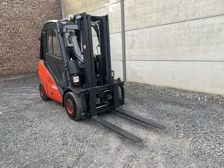 Carrelli elevatori diesel 2012  Linde H35D-01 (4)