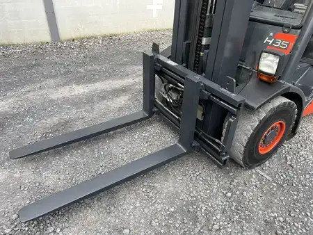 Carrelli elevatori diesel 2012  Linde H35D-01 (5)