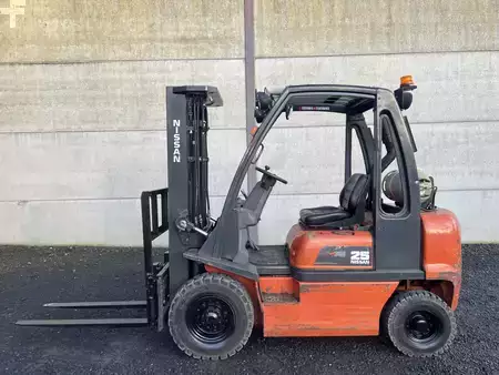 LPG Forklifts 2005  Nissan UD02A25PQ (1)