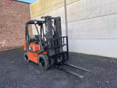 LPG Forklifts 2005  Nissan UD02A25PQ (3)