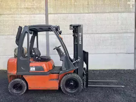 LPG Forklifts 2005  Nissan UD02A25PQ (4)