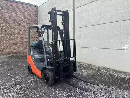 Empilhador a gás 2015  Toyota 02-8FGF15 (4)