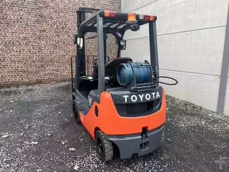 Empilhador a gás 2015  Toyota 02-8FGF15 (5)