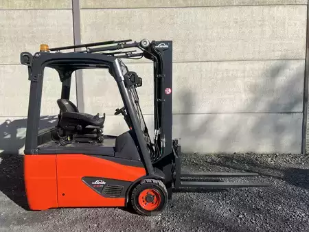 Eléctrica de 3 ruedas 2017  Linde E16-02 EVO (1)