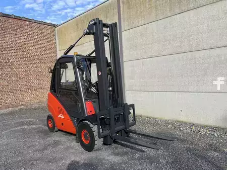 LPG heftrucks 2011  Linde H30T-01 (5)