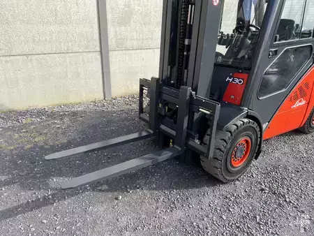 LPG heftrucks 2011  Linde H30T-01 (6)