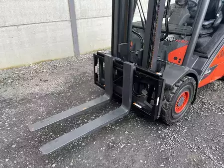 LPG Forklifts 2013  Linde H30T-02 EVO (3)