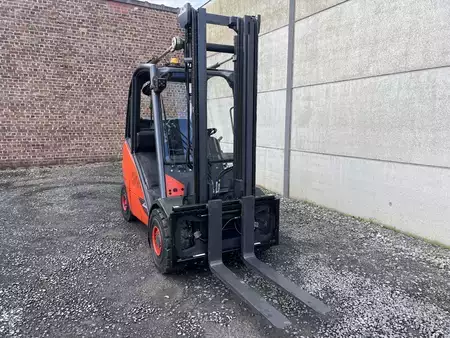 LPG Forklifts 2013  Linde H30T-02 EVO (5)
