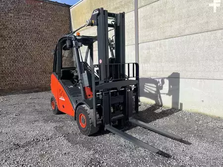 Empilhador diesel 2012  Linde H30D-01 (3)