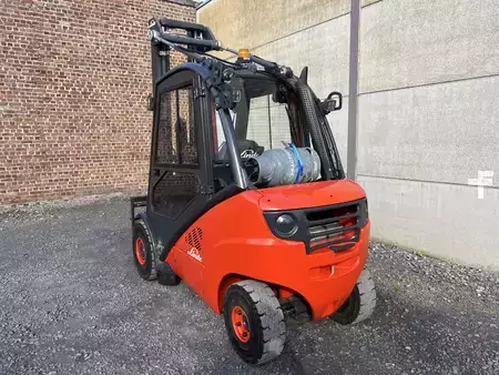 Nestekaasutrukki 2011  Linde H30T-01 (9)