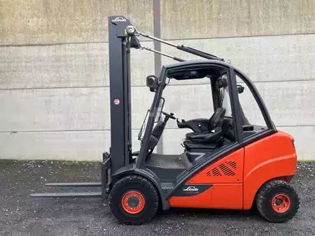 Empilhador diesel 2014  Linde H30D-02 EVO (1)