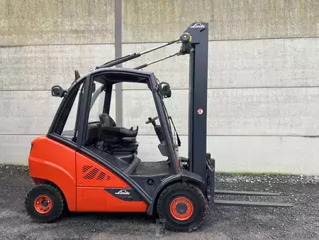 Empilhador diesel 2014  Linde H30D-02 EVO (2)