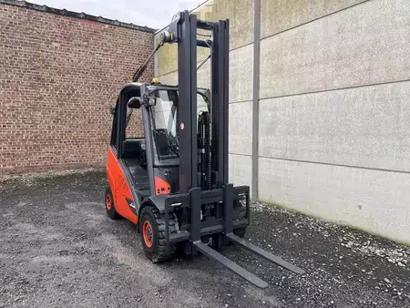 Empilhador diesel 2014  Linde H30D-02 EVO (5)